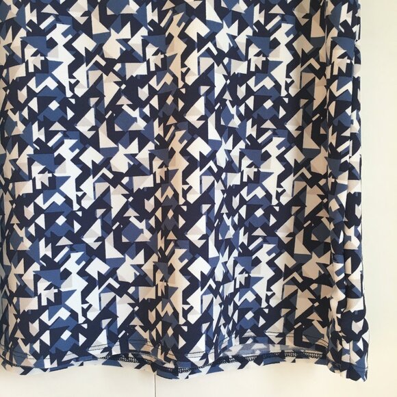 Geometric Stretchy Collar Pleated Tank Top - Picture 7 of 13